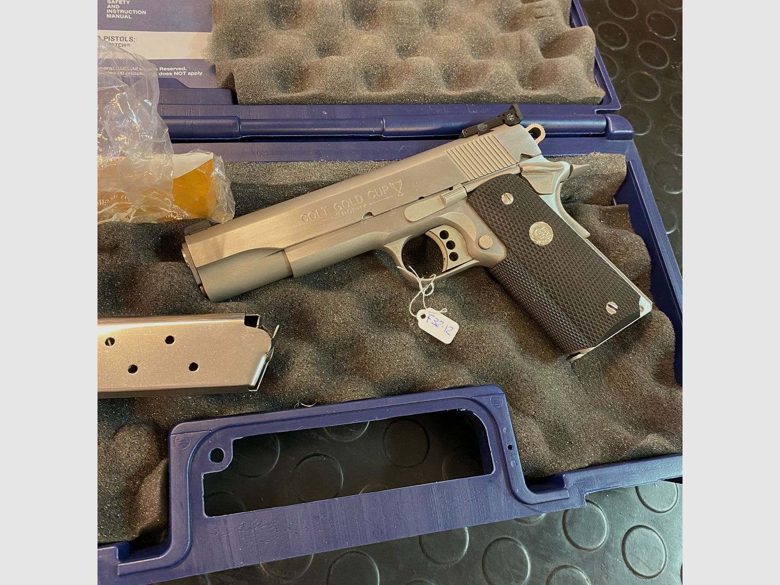 Colt Gold Cup Trophy .45 ACP fusil F32-12