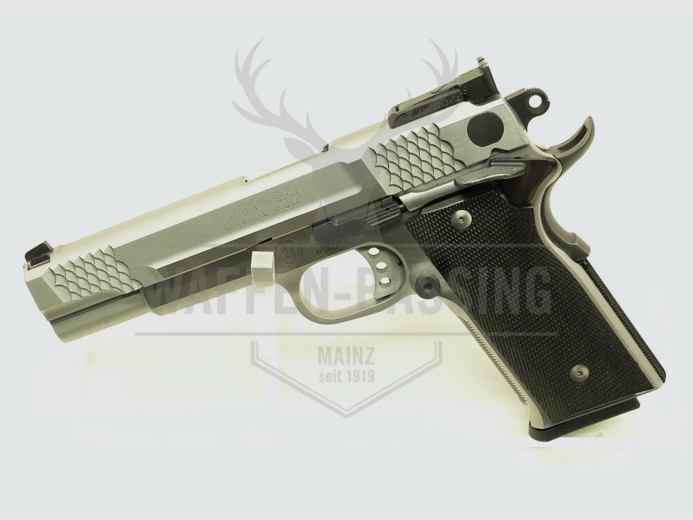 Smith & Wesson PC 945-1