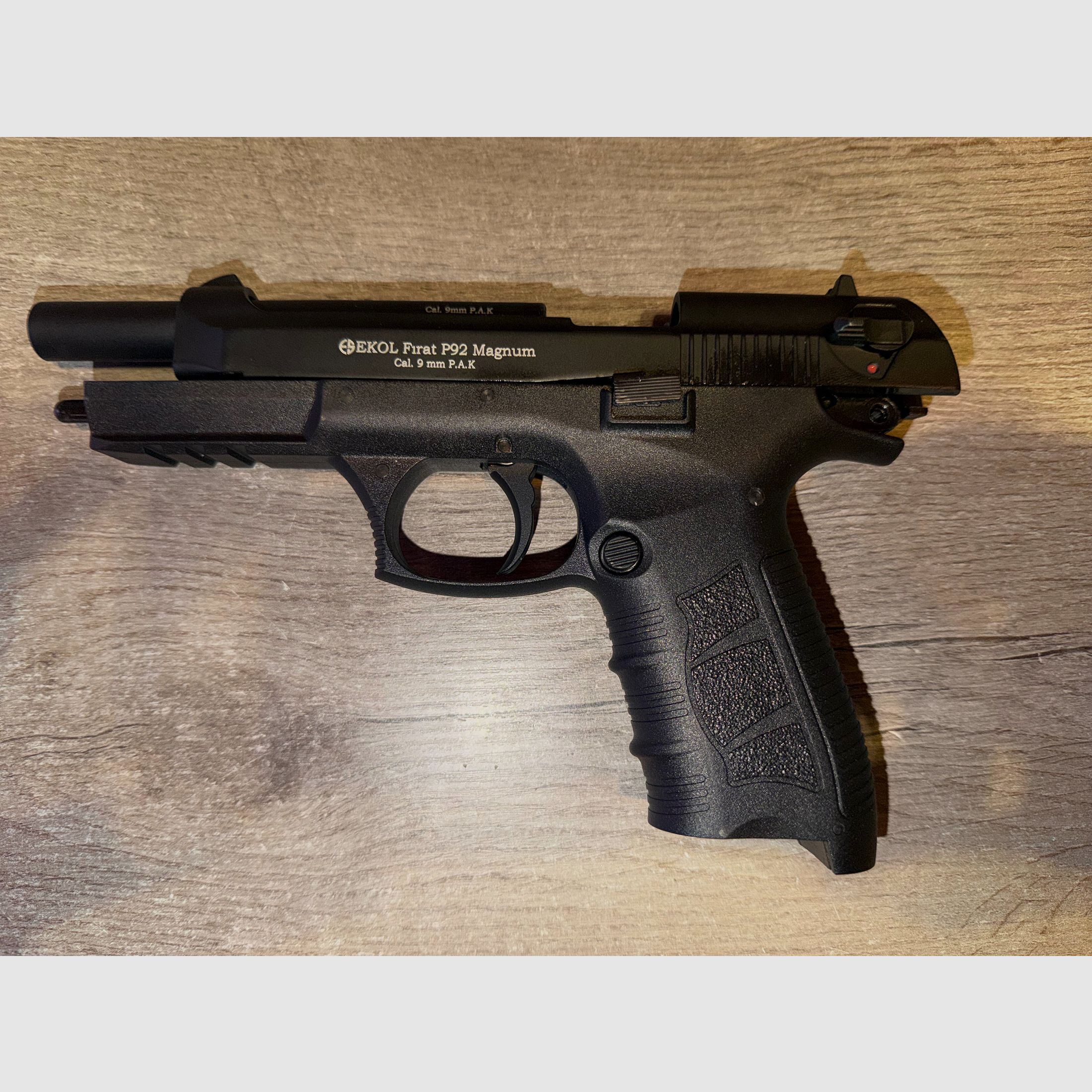 EKOL P92 Magnum Schreckschuss 9mm PAK +43 Schuss