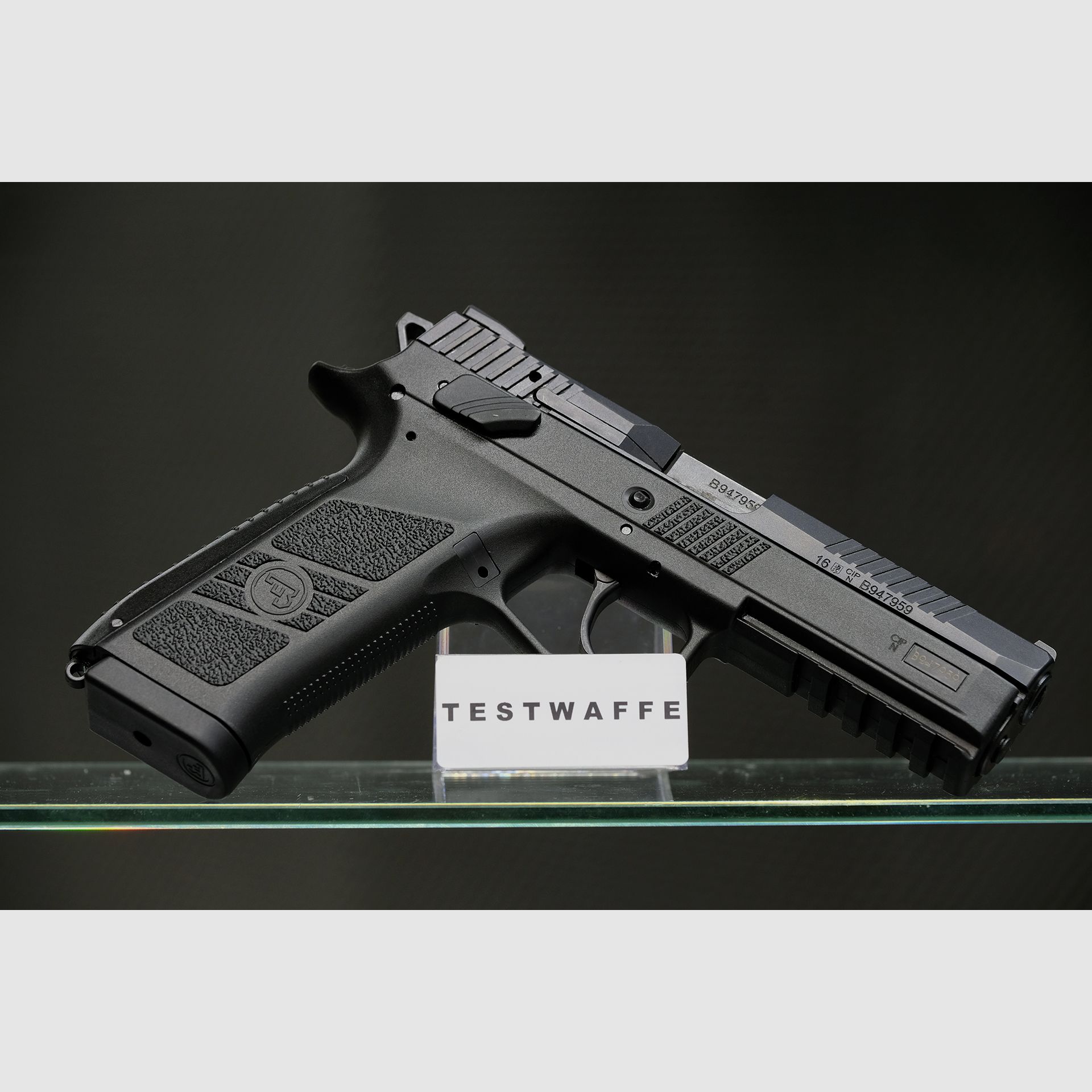 CZ P-09, image 2 sur 2