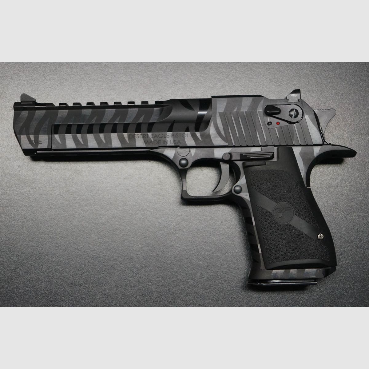 Magnum Research Desert Eagle Black Tiger Stripes, Bild 8 von 8