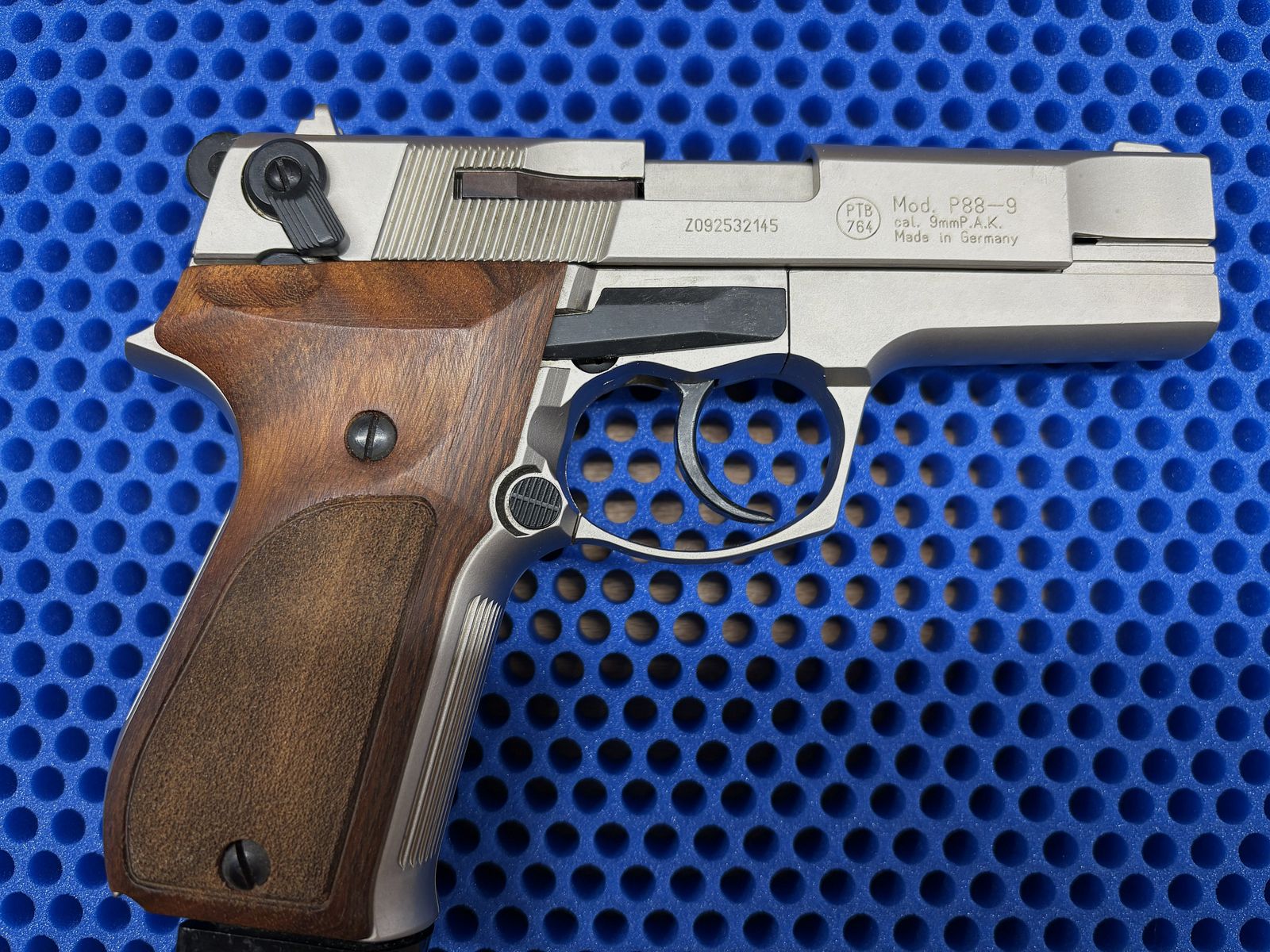 WALTHER P88 COMPACT - Níquel /Madera
