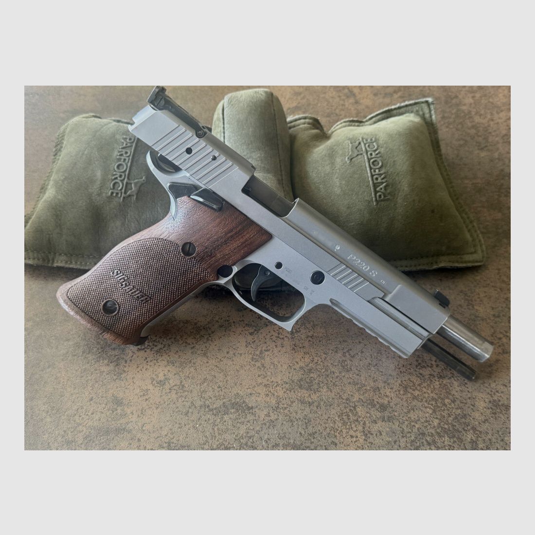 SIG Sauer P220 X-SIX .45Auto