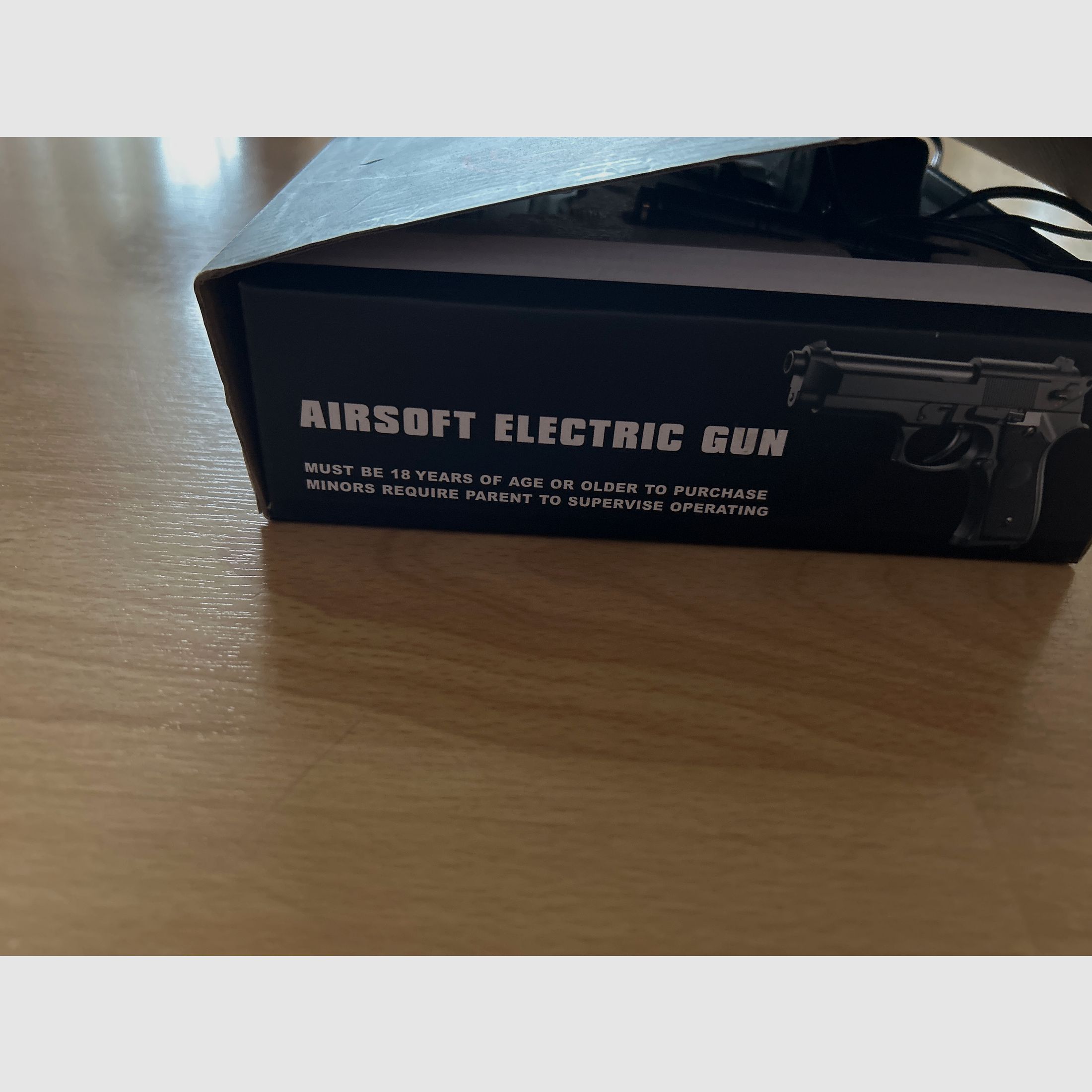 Pistola Airsoft CM. 126