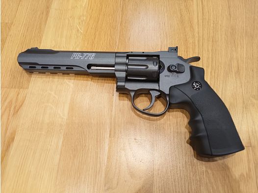 Gamo Co2-Revolver PR-776 4,5 mm Diabolo mit viel Zubehör