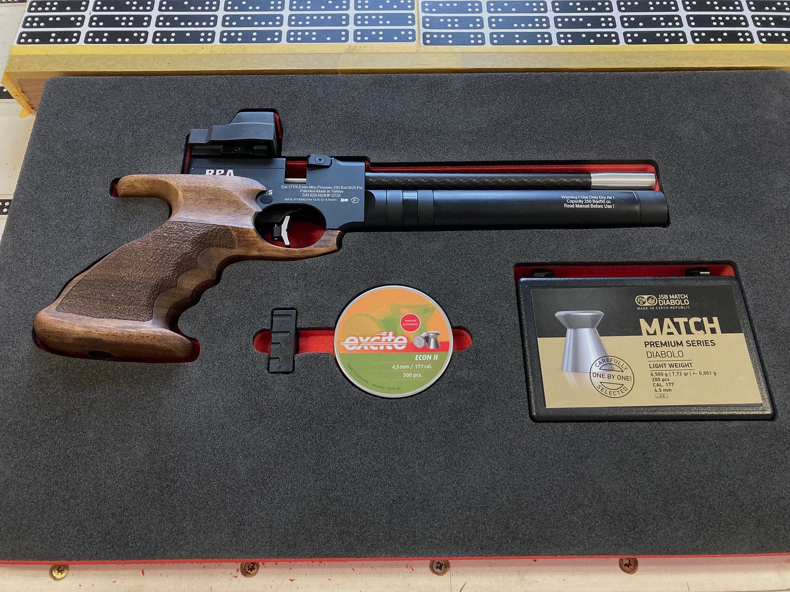 CNC-gefräste Koffereinlagen aus festem Schaumstoff