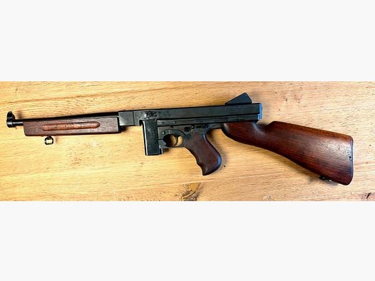 Tommy Gun - Thompson Center SA (M1) arma originale WKII con conversione a semiautomatica - Calibro: .45Auto