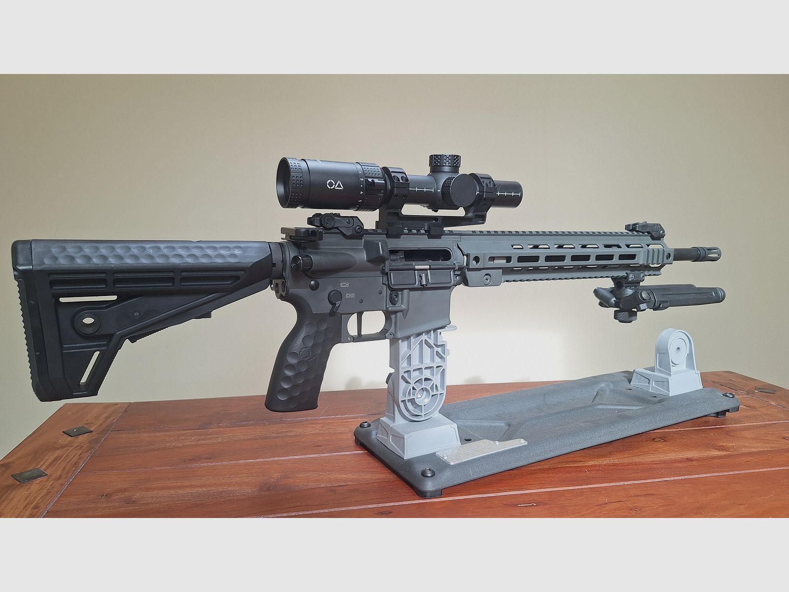 Oberland Arms M5 PR 16,75" – Cerakote Battleship Grey – sehr guter Zustand