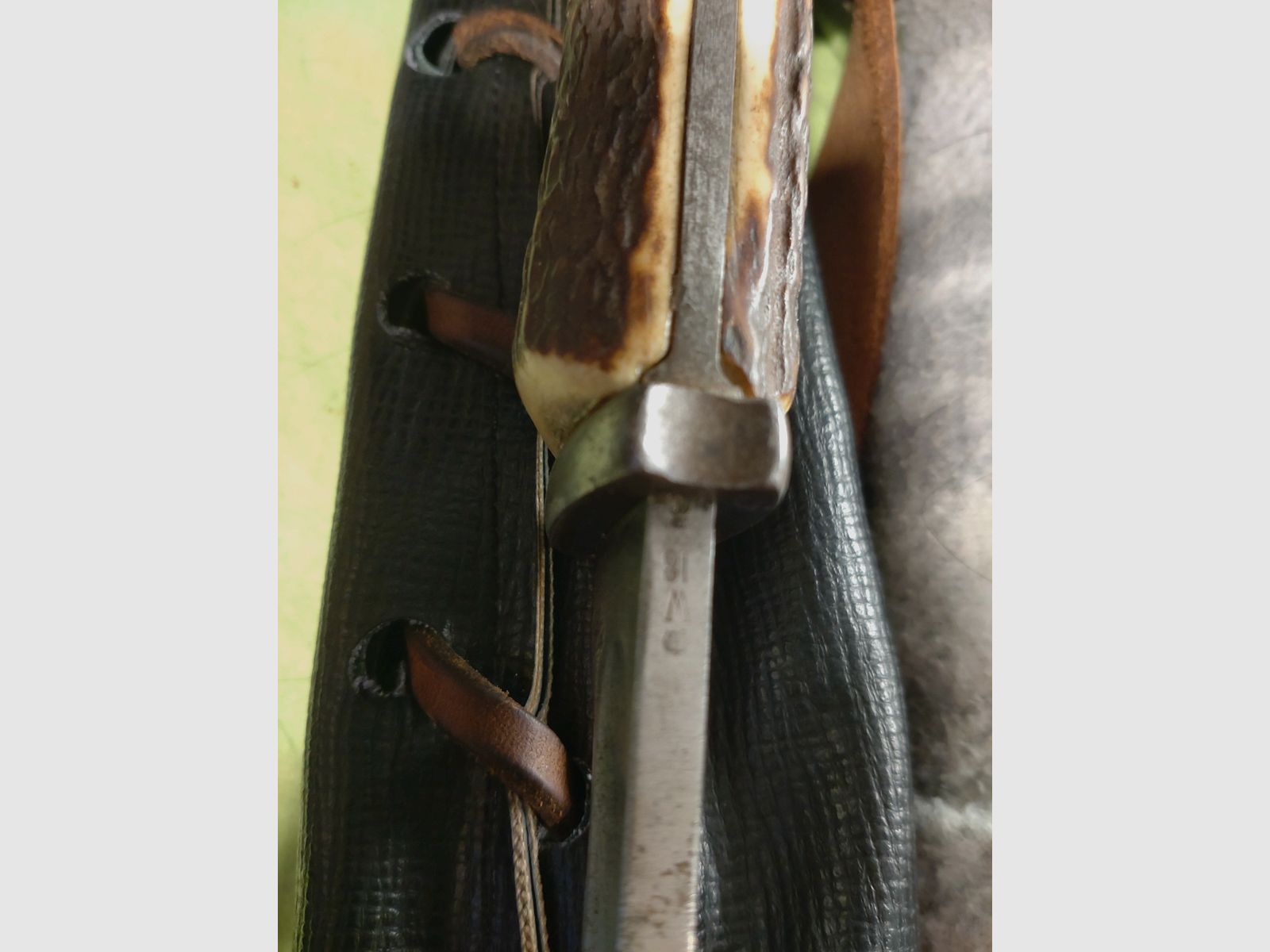 Bajonett M 84/98 "W18" Hersteller: J.A. Henckels Zwillingswerke, Griffschalen Horn