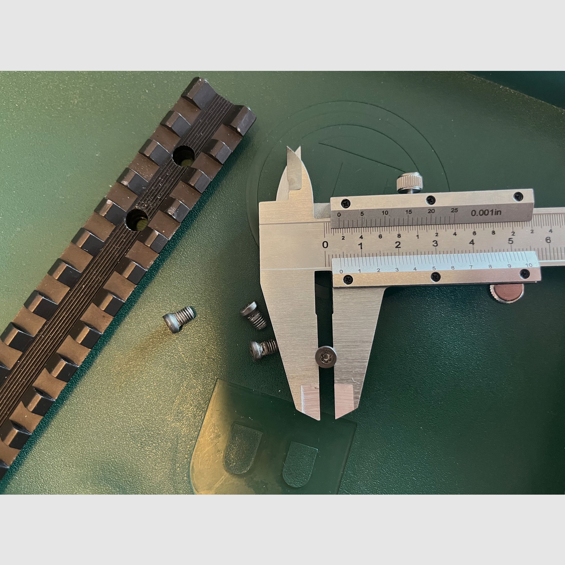 Picatinny rail Savage 110 SA with 8/40 UN screws