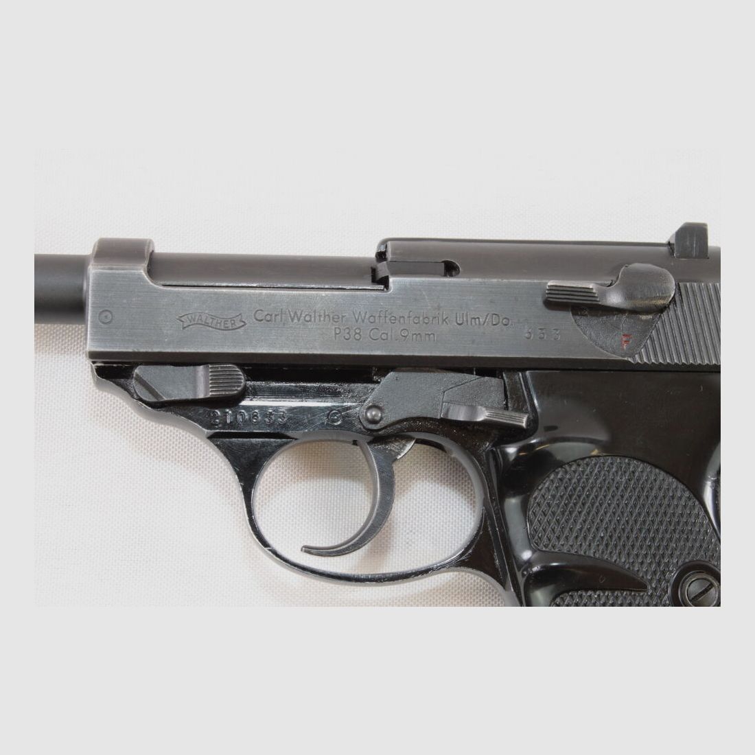 Walther P38 - Semi-automatic pistol