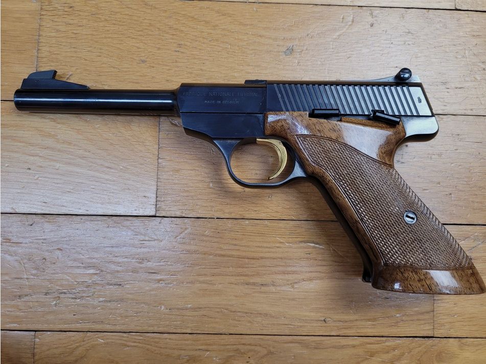 Sehr schöner Herstal „Challenger“ 22 LR Sportpistole – 10 Schuss – 2 Magazine – Browning-Patent – Koffer, Kammerindikator, Putzstock und Anleitung – Ausgezeichneter Zustand – TBE++, Bild 3 von 20