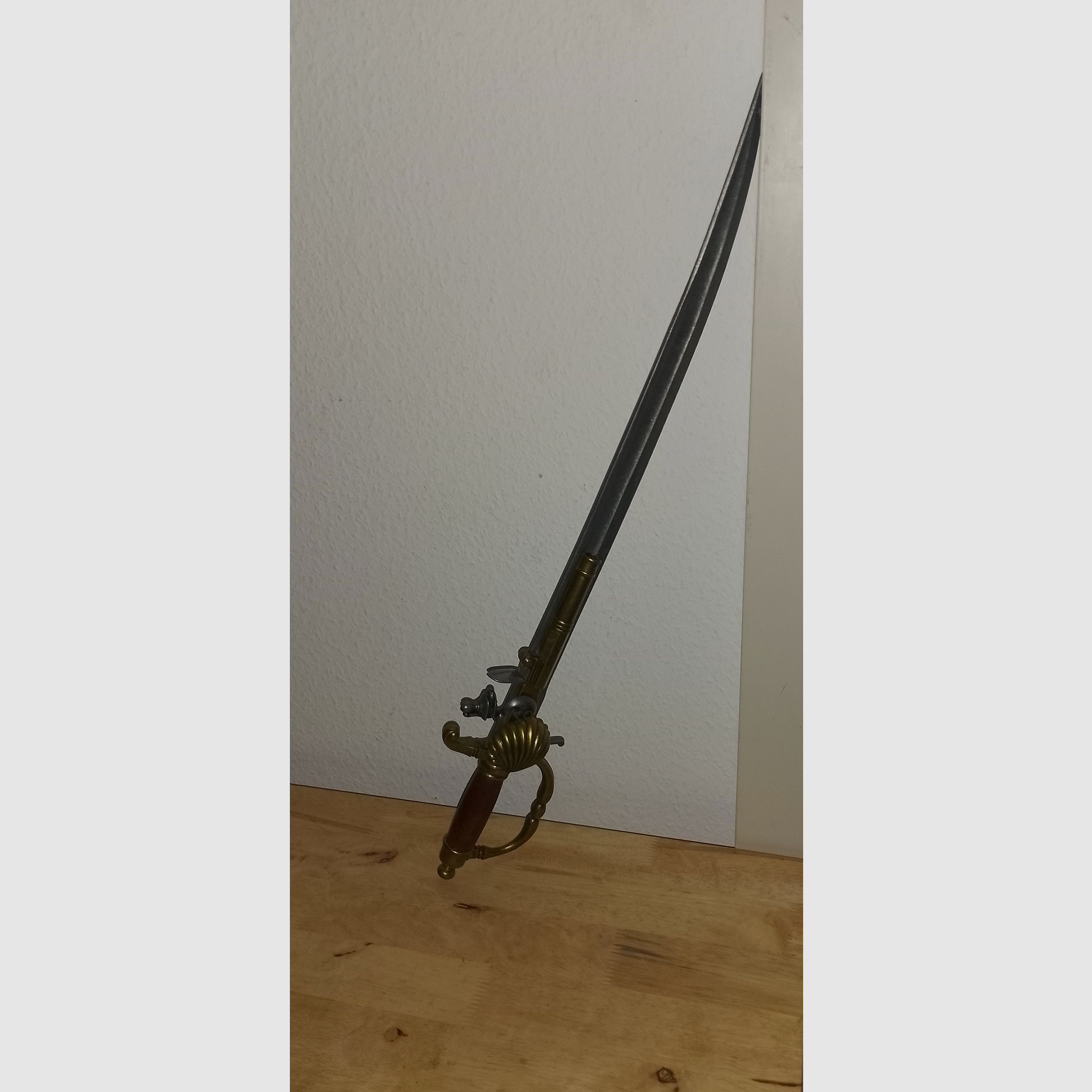 Deko Säbel mit Steinschlosspistole ca.72cm Rarität.