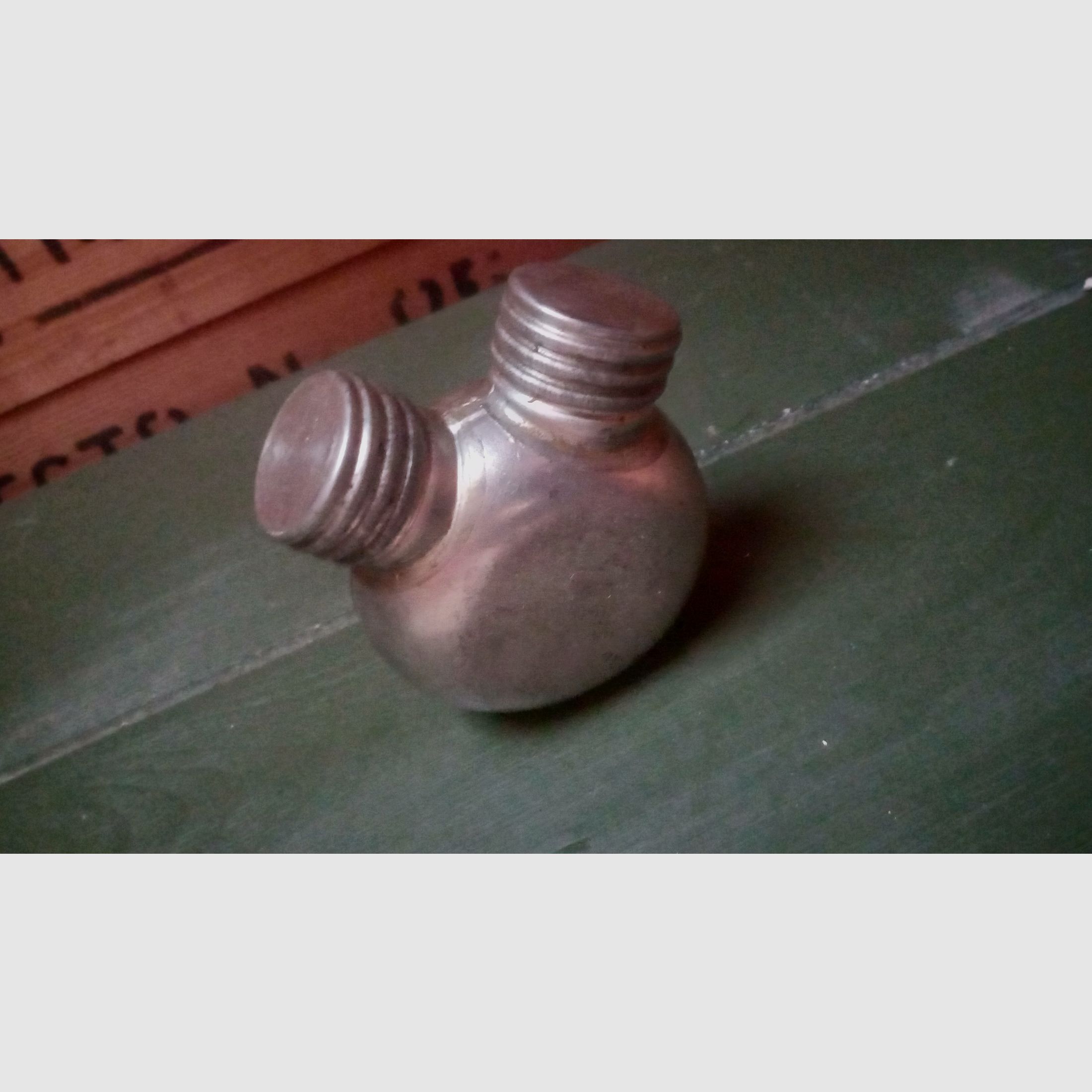 Contenitore per olio d'arma presumibilmente russo per AK47 AK74 SKS PPSh RPD ecc.
