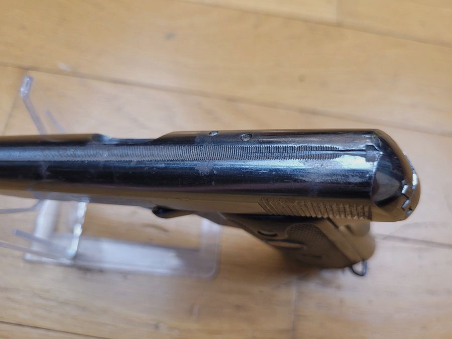 Sehr seltener halbautomatischer Pistol Verney Carron Vercar 2202 – Kal. 7,65 mm – Lauf und Mechanik top – sehr schöne Brünierung der Jagdgewehre der Marke – Waffe mit dreifacher Sicherheit und Ladeindikator – schöne Griffschalen mit Drachen – Sehr selten und TBE+, Bild 10 von 15