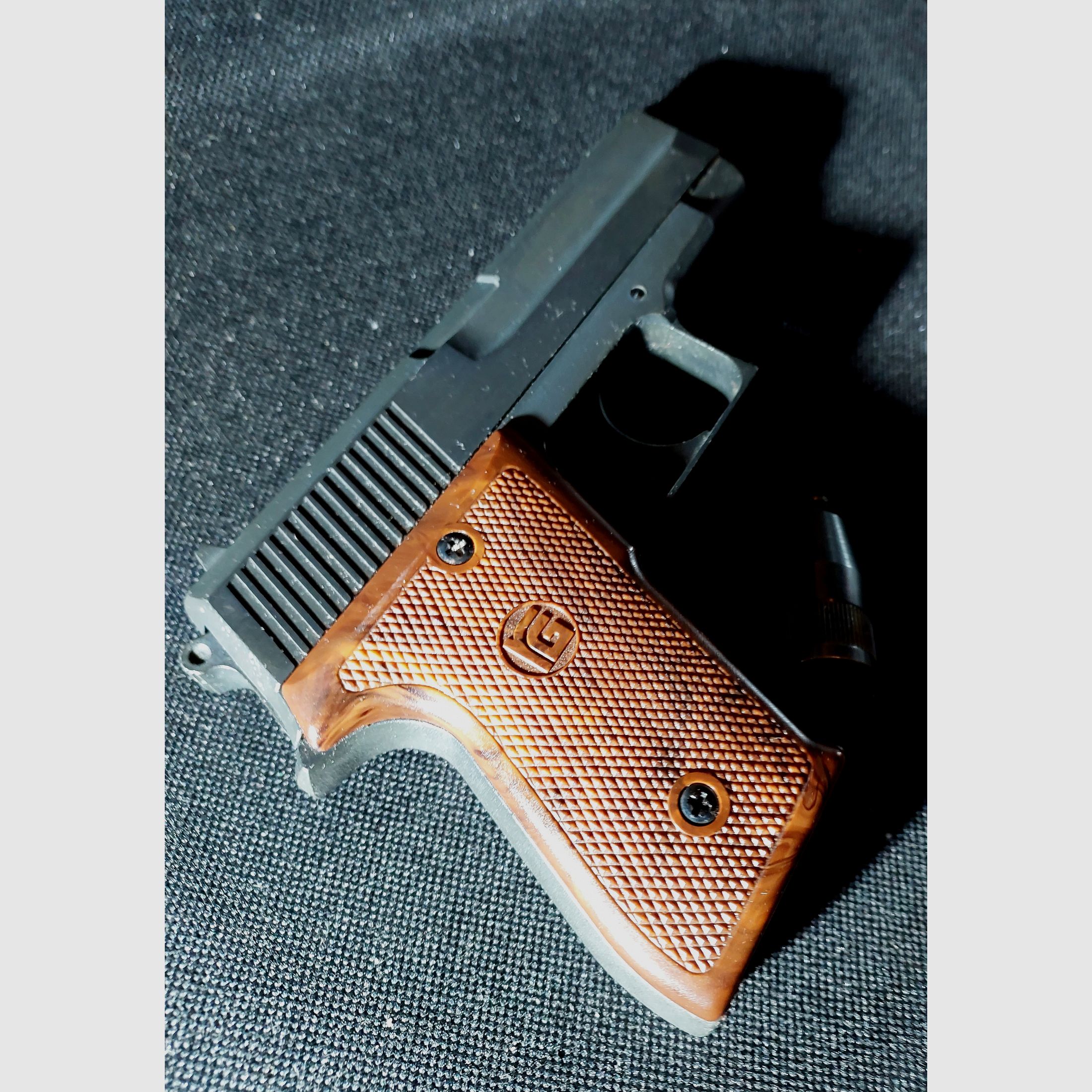 Röhm RG300 (RG 300) schreckschusspistool kal. 6mm Flobert (PTB 327)