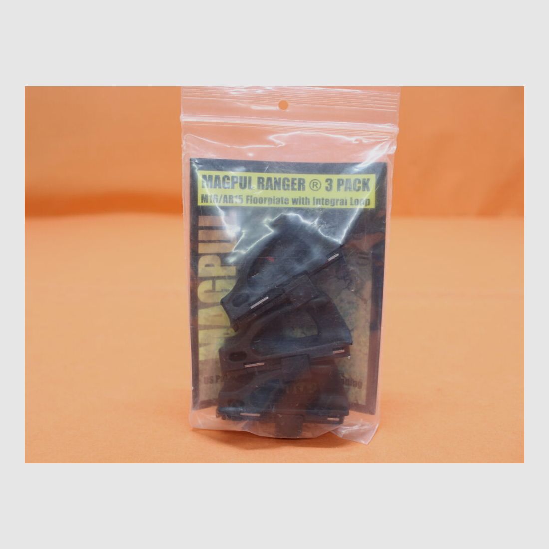 Magpul AR-15: Magpul Ranger Floorplate (MAG020-BLK) Magazinboden gummiert m. Griffschlaufe 3er-Pack