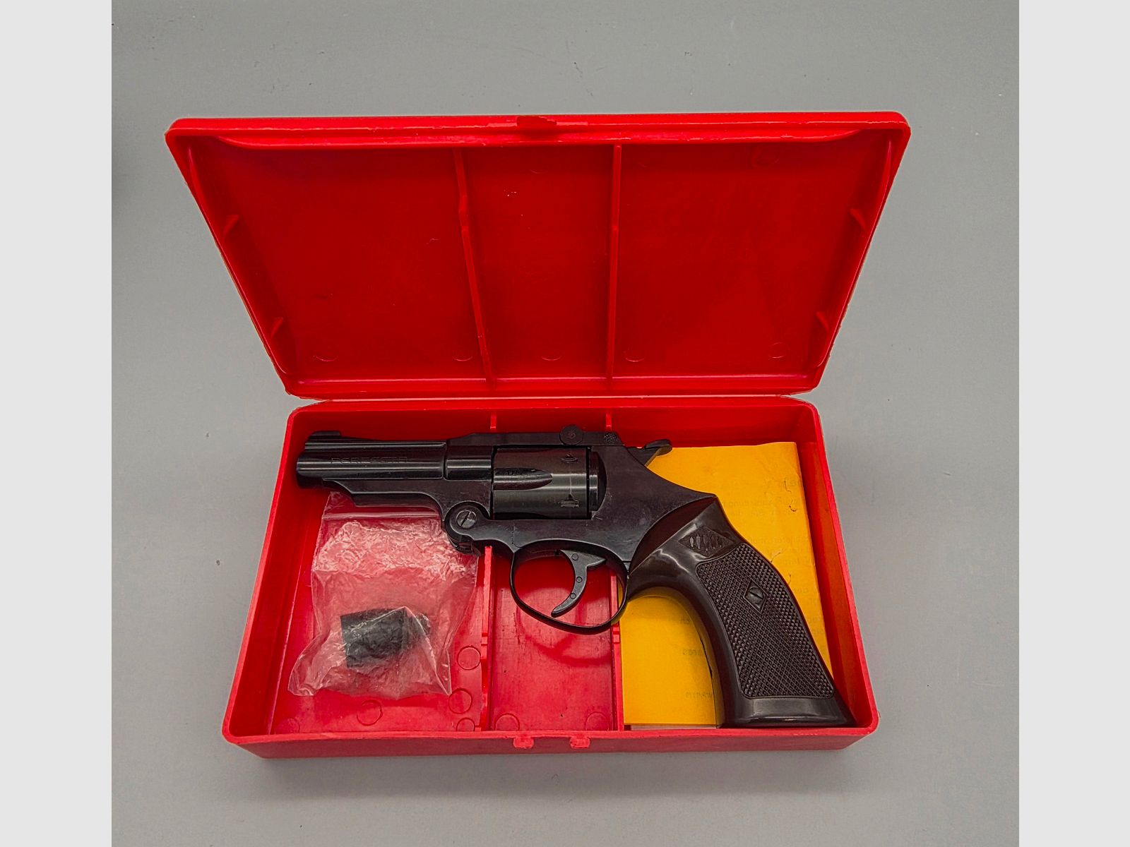Mayer & Söhne SRS Kipplauf Revolver Perfecta Mod. G en cal. 6mm Flobert del año 1976