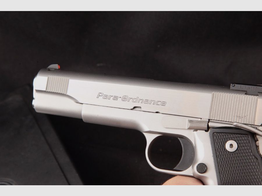 Para Ordnance, Modelo P16-40 Limitado de Canadá, Acero Inoxidable 5" Semiautomático de Doble Capacidad (1911) Pistola y Estuche .40 S&W