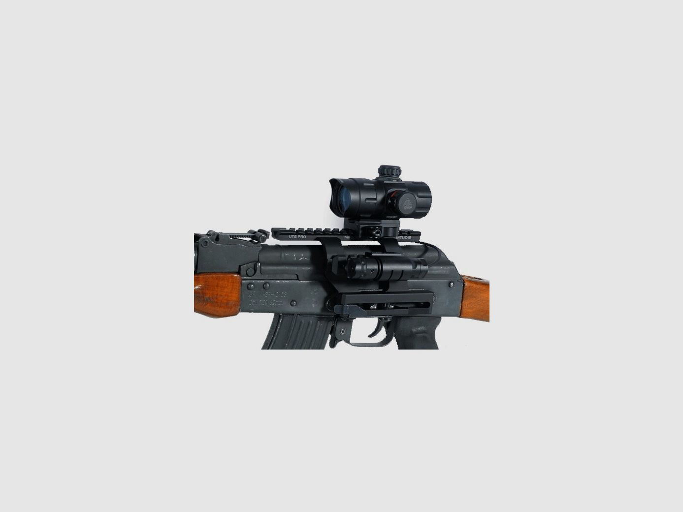 AK Slide Montage Rail 3. 3 Inch - UTG pro, afbeelding 2 van 3