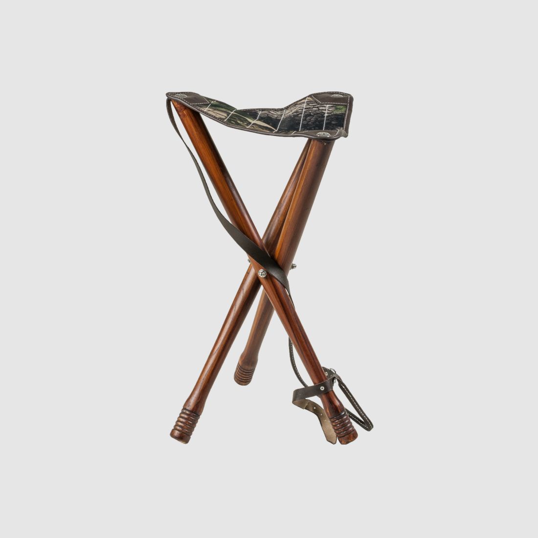 DREIBEIN ANSITZSTUHL SITZHÖHE 55 CM CAMO