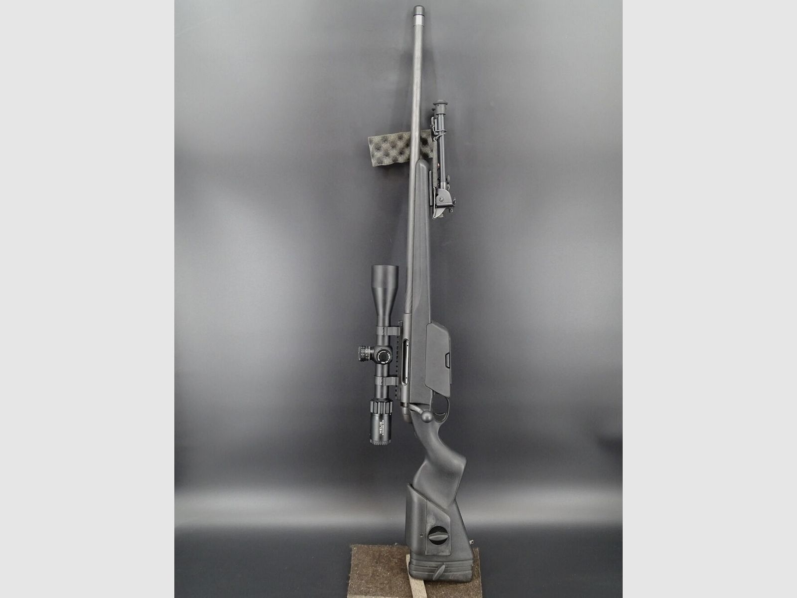Steyr SSG 04 BJ 2023 calibre .300 Win Mag avec Harris Leupold Element SSG 04