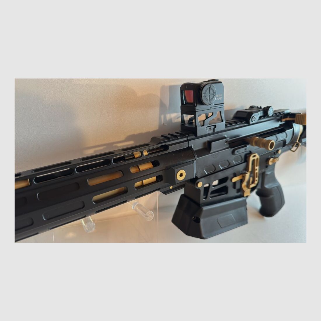 Huglu HUGLU SF GEWEER XR-8 PRO incl. Sight Mark Red Dot 12/76