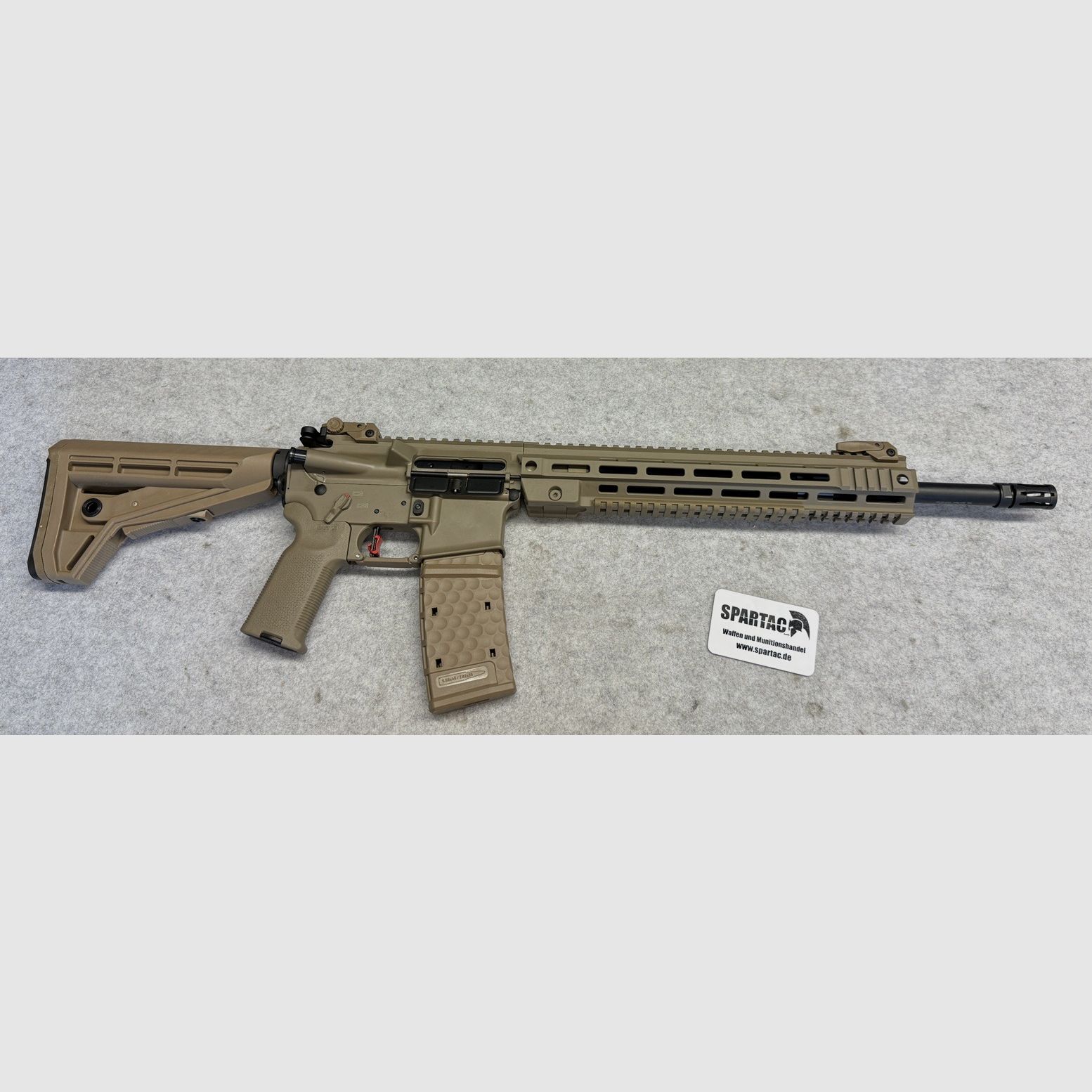 Oberland Arms OA-15 M5 Premium CERAKOTE FDE Kaliber .223 Remington Luger 16,75" Lauf SPARTAC EDITION
