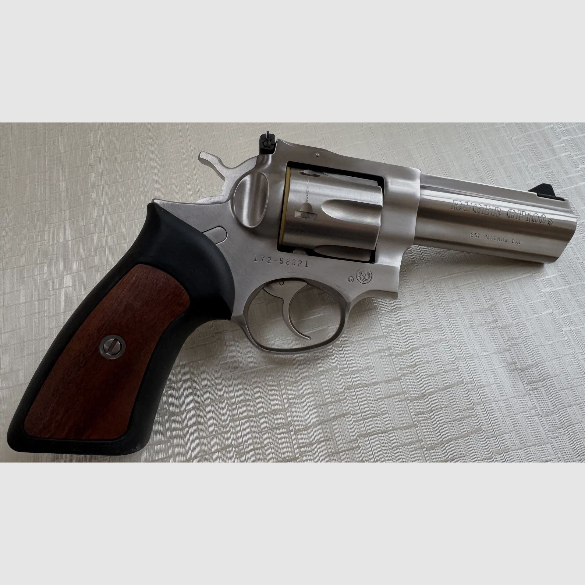 Ruger GP100, 4 Zoll, Kaliber .357 Magnum / .38 Special