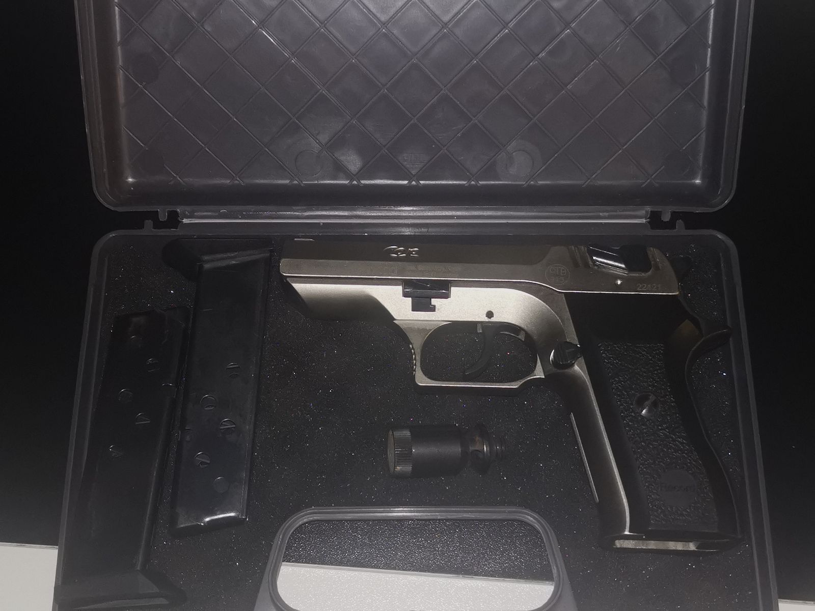 Model Record Cop 9mm