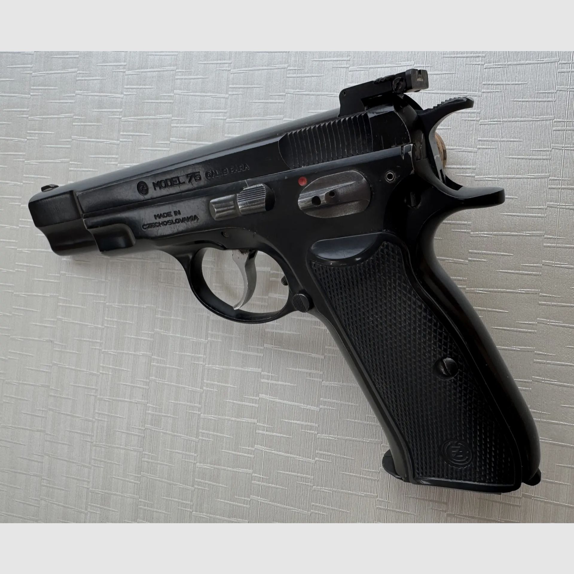 Brünner CZ 75, Kaliber 9mm Luger