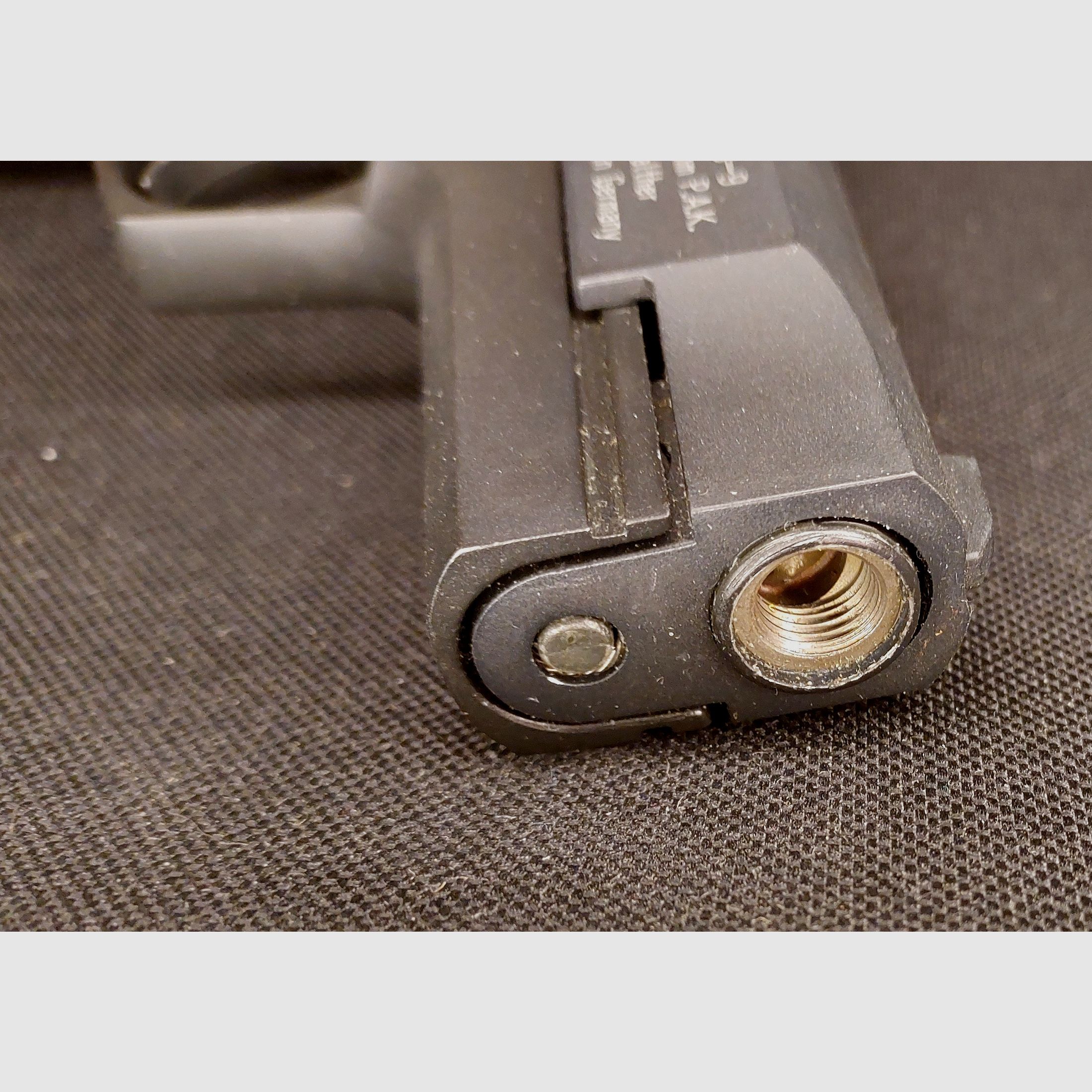 Walther P88-9 (P 88 Compact) blank firing pistol 9mm P.A.K. black (PTB 764) 2 magazines