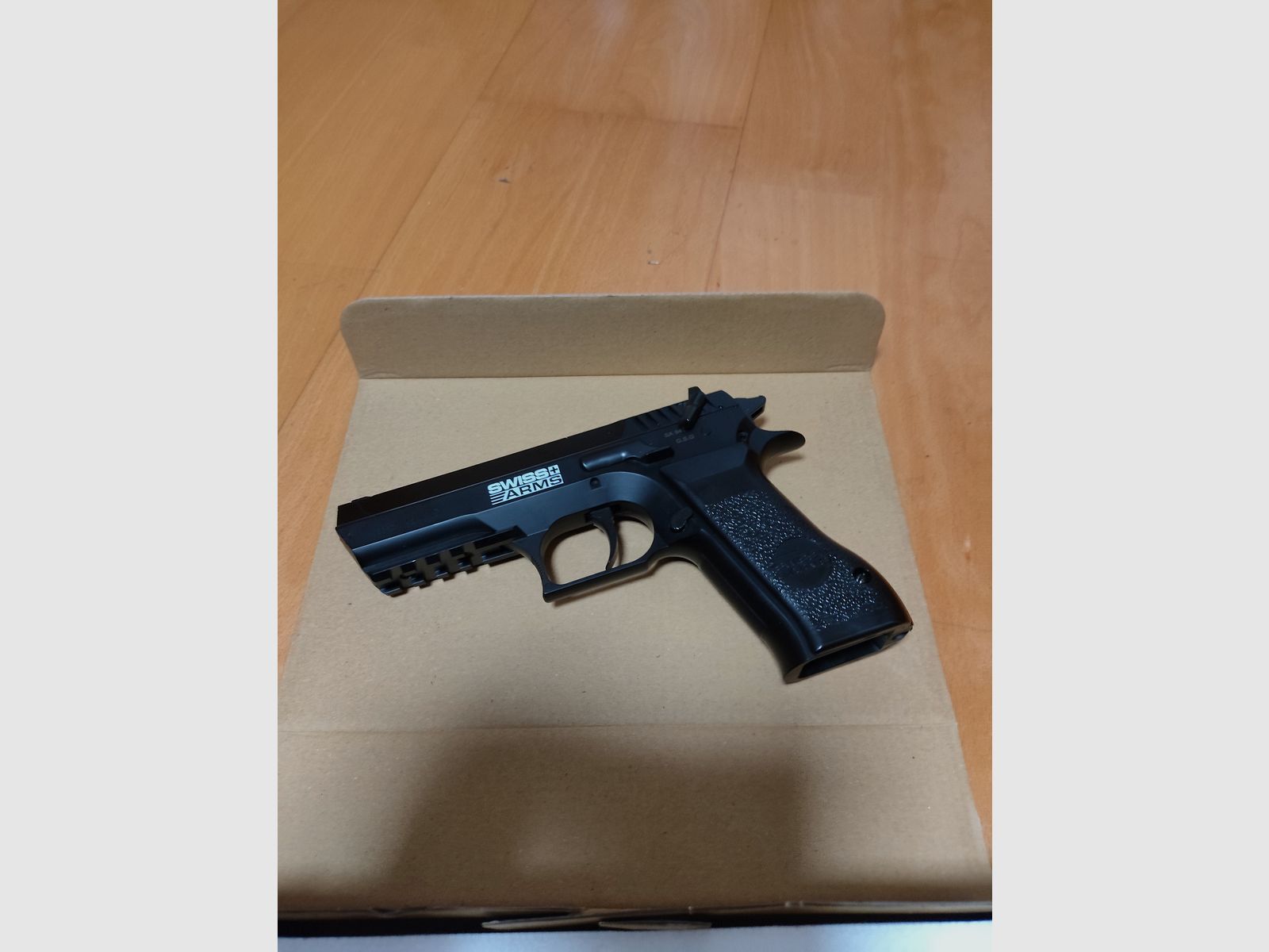 Pistola ad aria compressa CO2 Swiss Arms SA 941 cal. 4,5mm BB