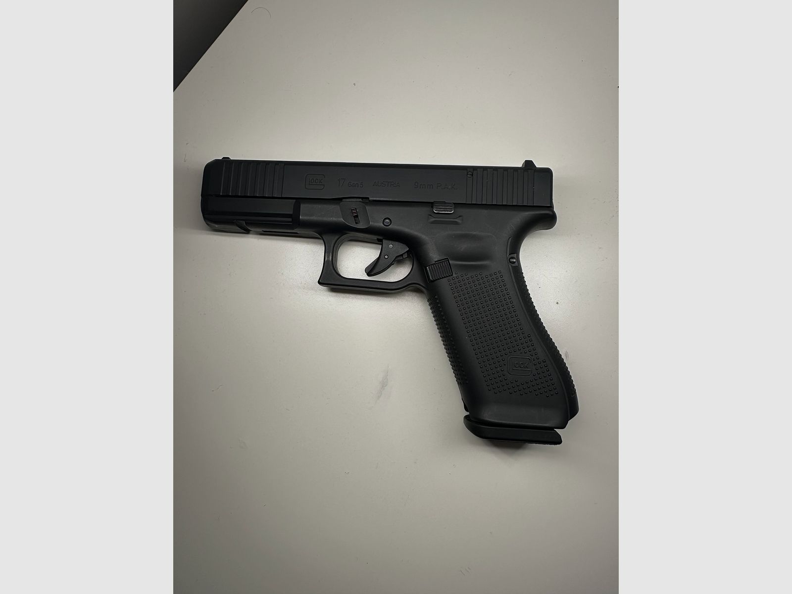 GLOCK 17 PAK mit Zubehör 9mm 