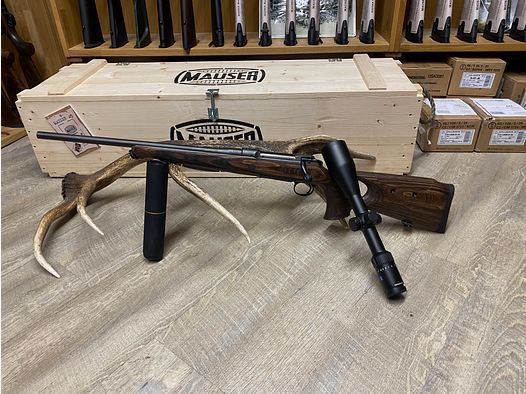 Sauer 101 GTI, à gauche, avec Zeiss Conquest V4 3-12x56
