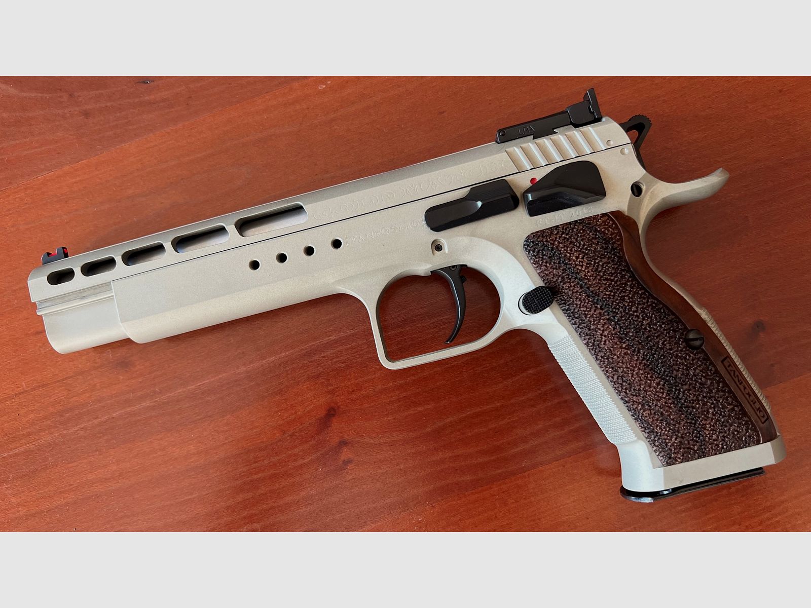 Tanfoglio Gold Match 9mm 6'' wie neu (keine 200 Schuss)