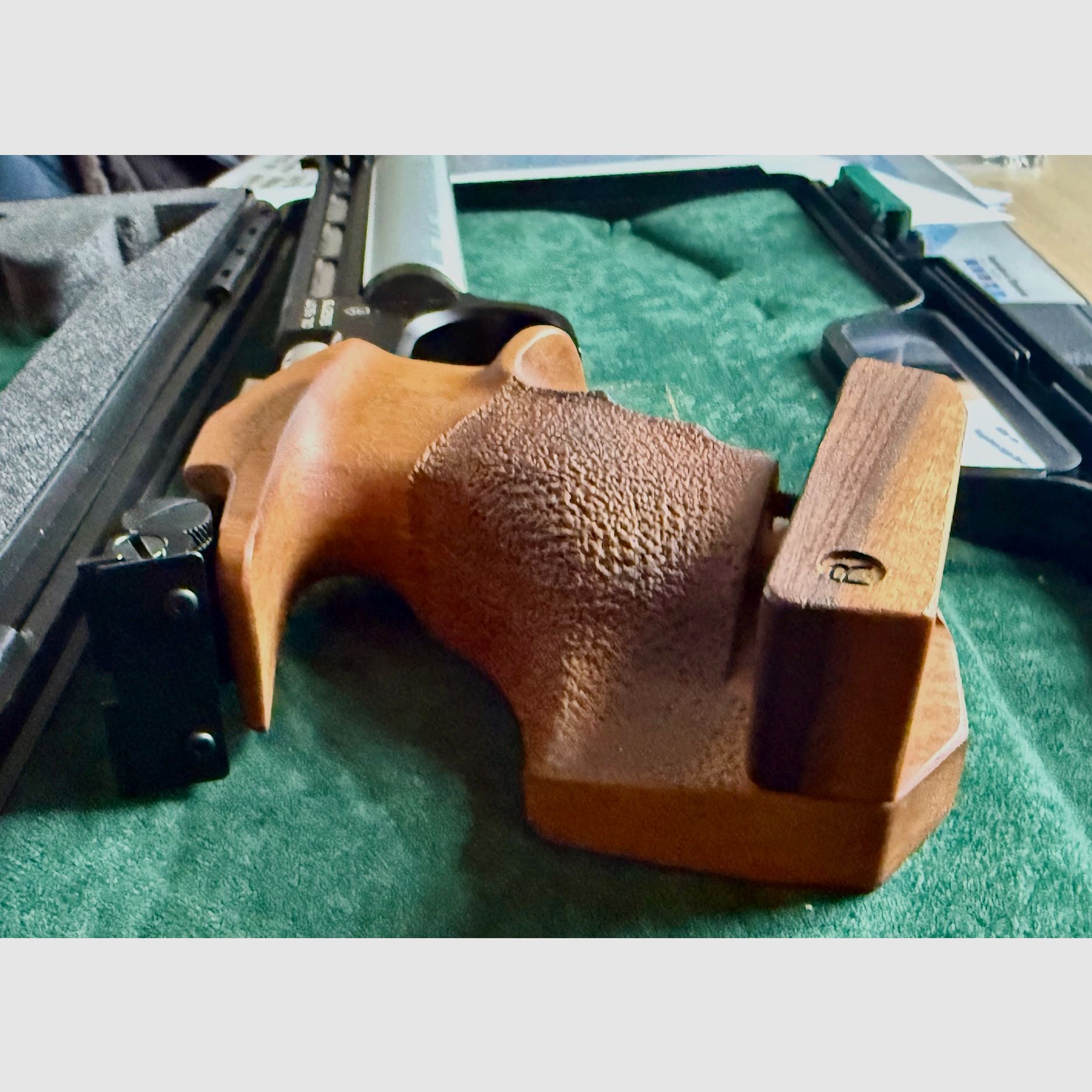 Rink grip for Steyr EVO10e air pistol