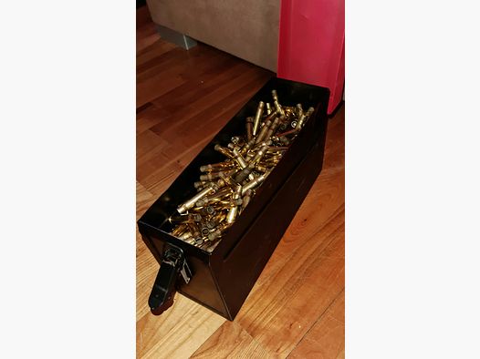Cartuchos 308, caja de municiones llena