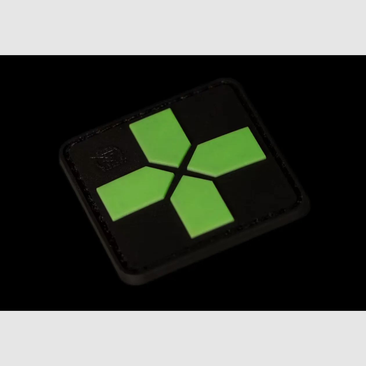 Red Cross Medic rubberen patch, 40 mm (lichtgevend), afbeelding 2 van 3