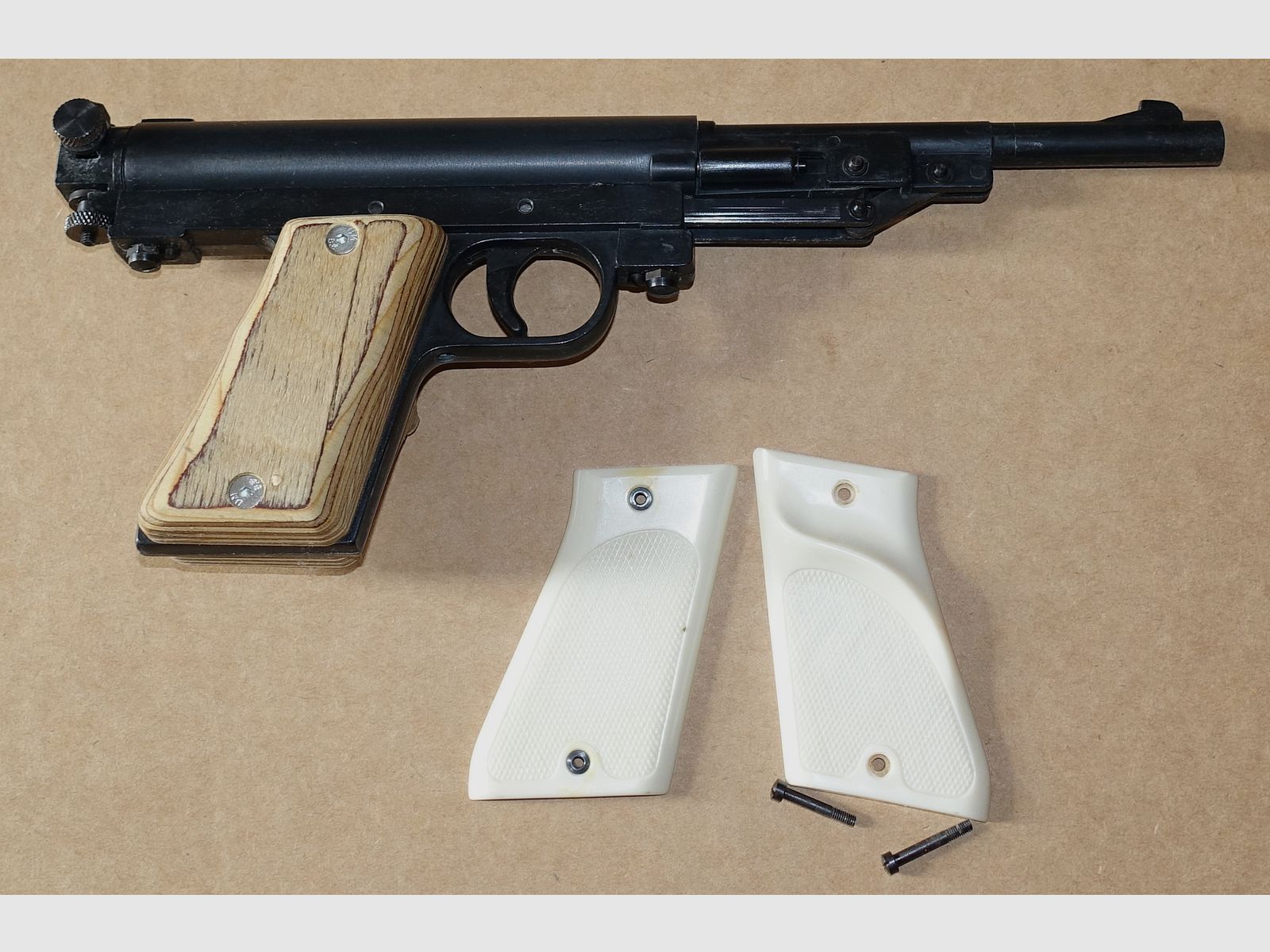 Air pistol collection / 12 pieces / Walther LP53, Diana, Lov, Baikal, Record etc.