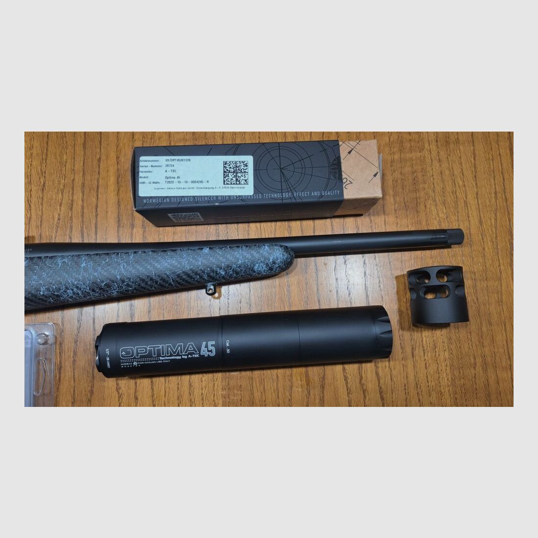 HOWA Repetierbüchse HOWA 1500 Superlite mit Carbonschaft , Schalldämpfer A TEC 45 mit Bremse, Ersatzmagazin