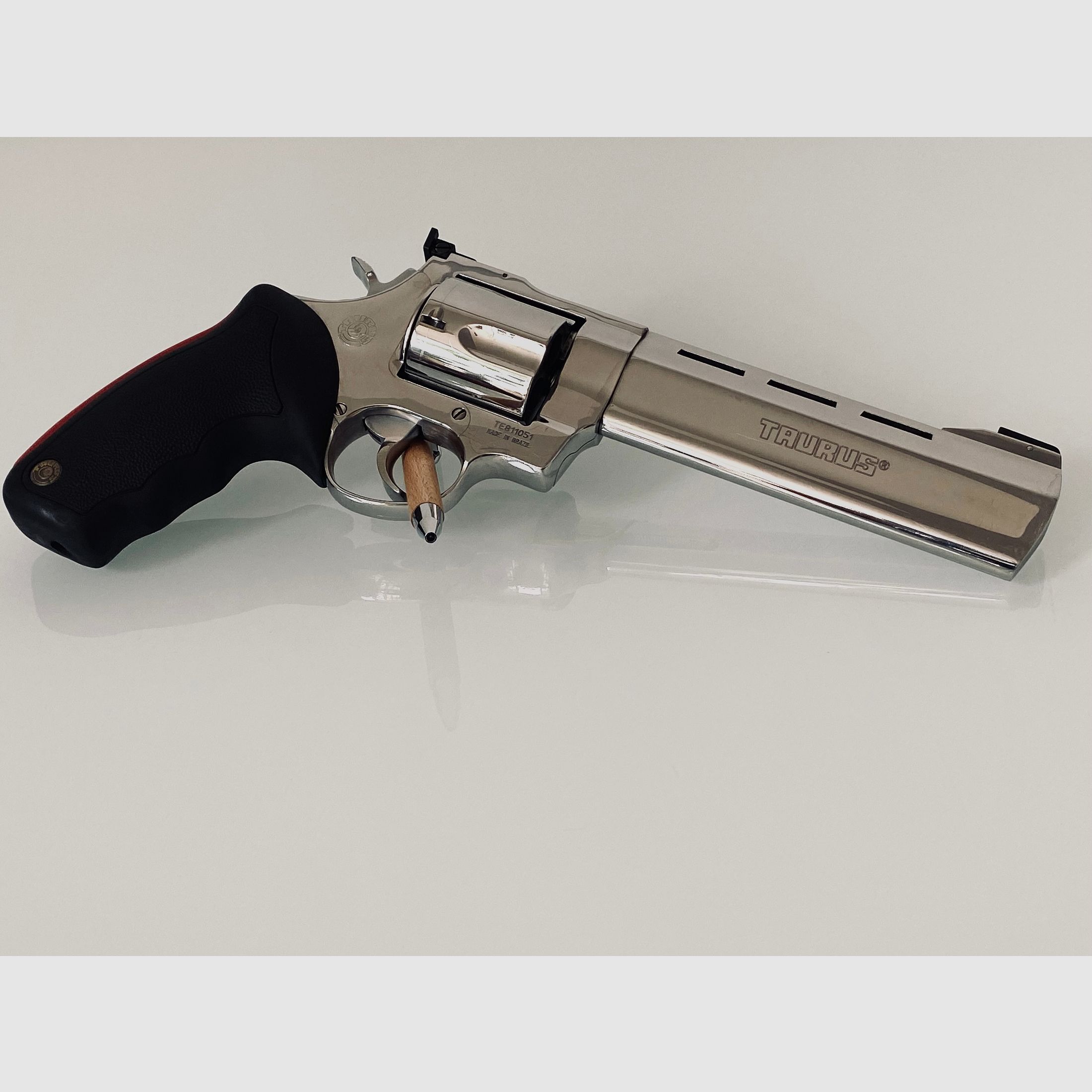 Taurus Raging Bull .454 Casull 6 1/2 Zolll