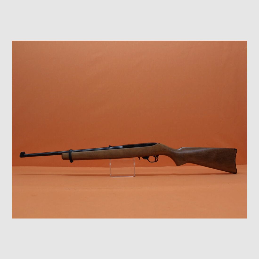 Ruger Ha. Carabine .22lr Ruger 10/22 RB 18,5" Canon standard (bruni)/ Guidon/ Crosse en bois (.22lfB/.22L.R.)