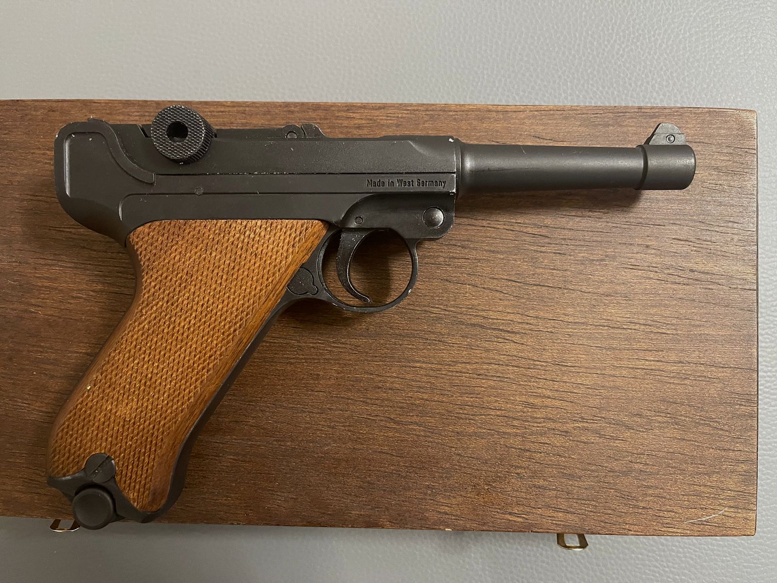 Record Mod. P 08 / Luger P08, cal. 8 mm K. noir bronzé