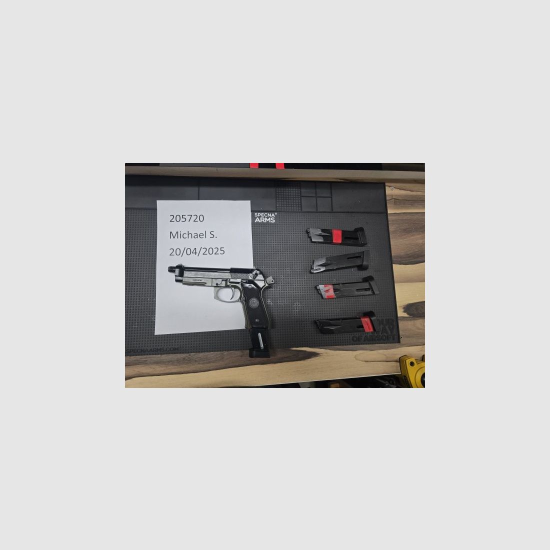WE M9 CO2 + 4 Magazine