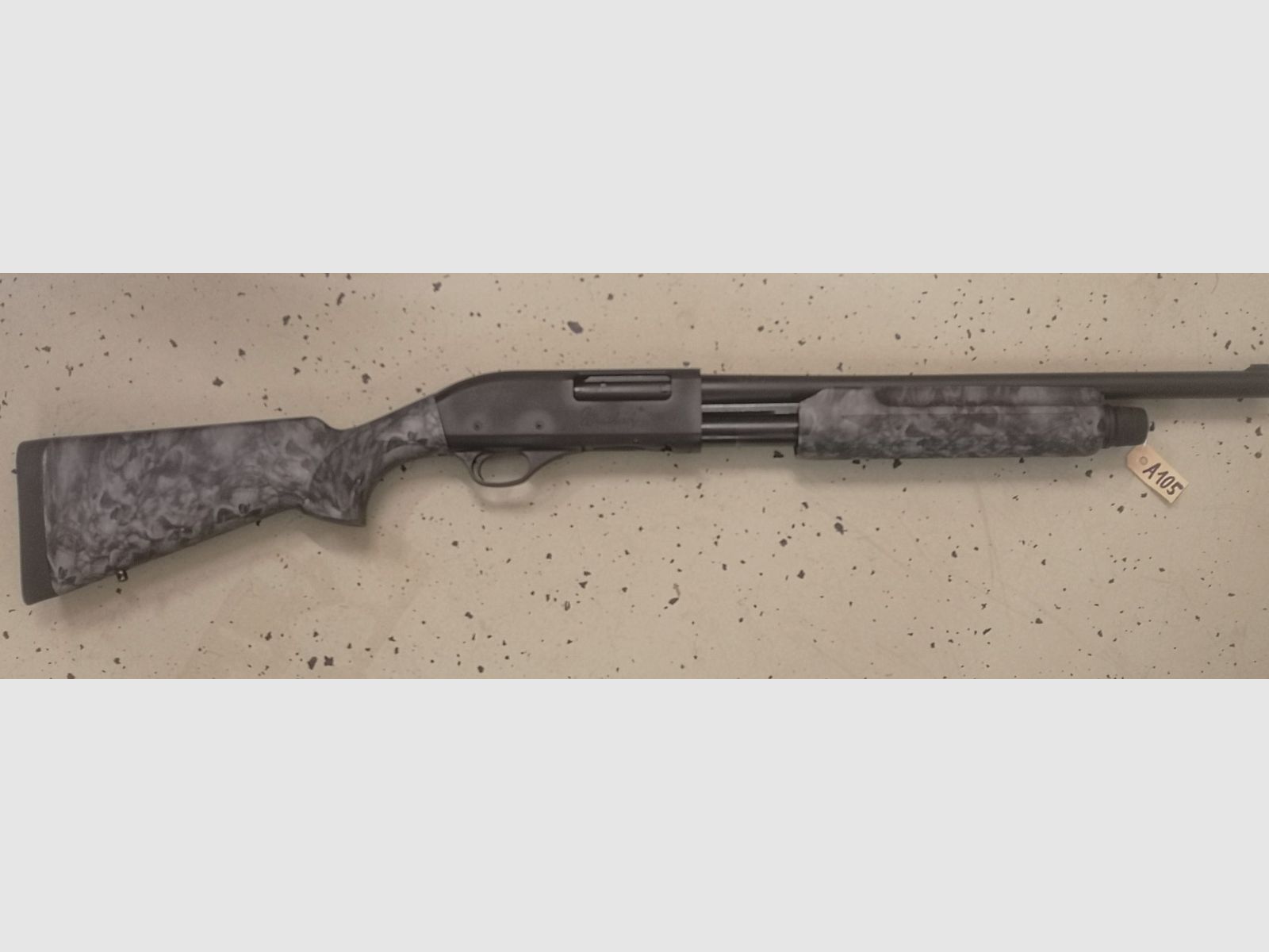 Pumpgun 12/76 Weatherby Crânes