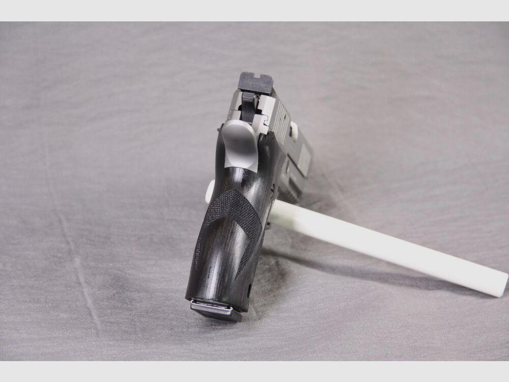 SigSauer	 P226  X-Five