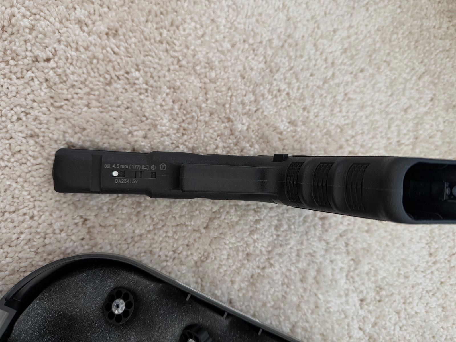 Glock 17     4,5 mm Diabolo 