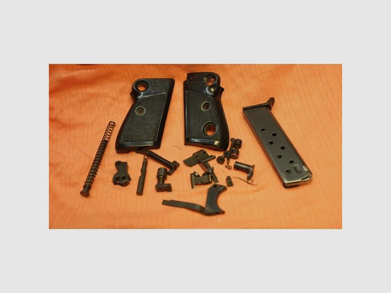 Magazin Beretta Mod.70 7,65 .32Auto &gt;MAGAZIN ,Griffschalen .Schlaghammer, Ersatzeile