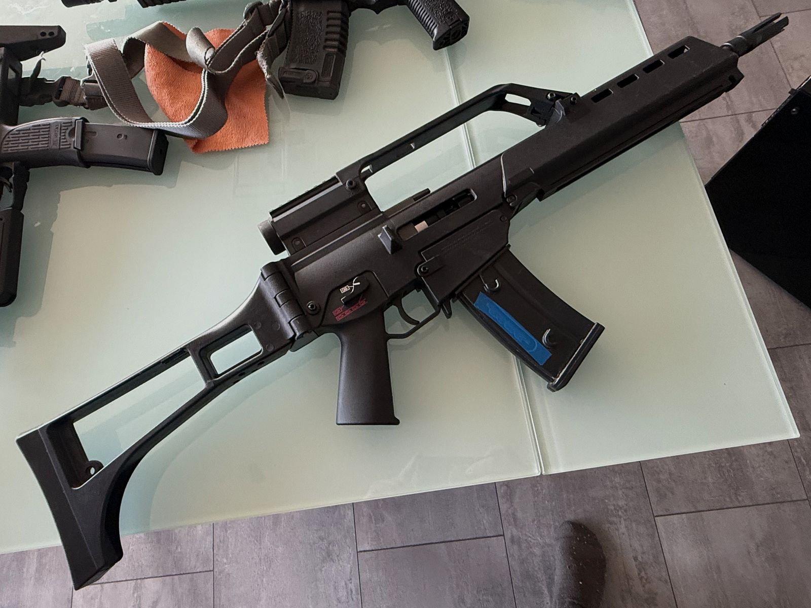 VFC MP7 GBB Einsteiger Set! / 3 Magazine / Viel Zubehör / OVP / Verhandlungsbasis!